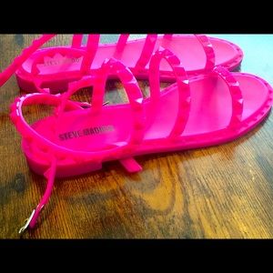 Steve Madden- travel j pink size 6